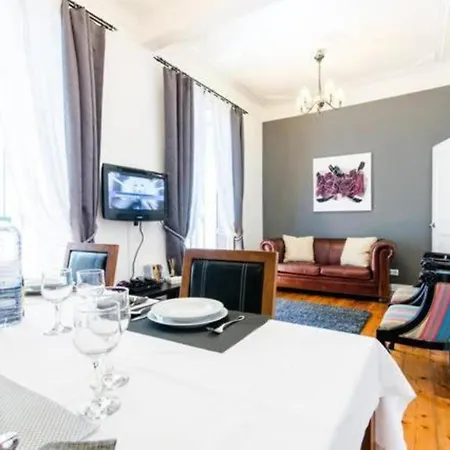 Modern 2-bed - Heart Of Downtown *