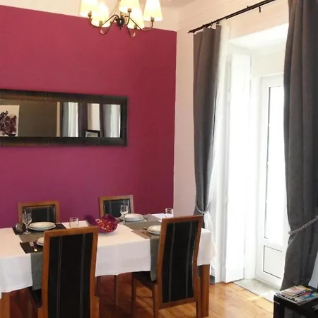 Modern 2-bed - Heart Of Downtown Apartment Lissabon