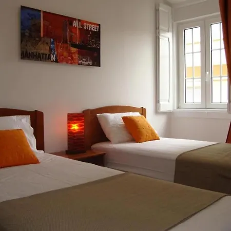 Modern 2-bed - Heart Of Downtown Apartment *